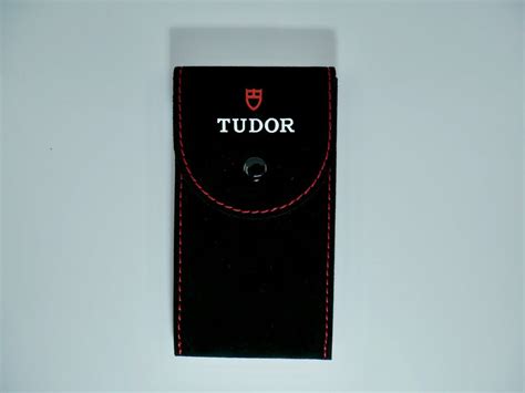 tudor travel pouch